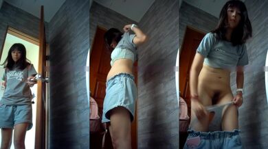 《极品CP☀️重磅泄密》厕拍达人景区女公厕偸拍后续12☀️各种高质量气质小姐姐方便~姿态百出赏逼赏脸有美女有极品逼 (9)